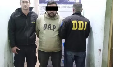 Detuvieron a dos policías en Tres Arroyos por extorsionar a un empresario en una causa por narcotráfico