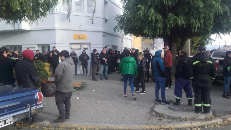 Gran nmero de trabajadores de Vialidad Provincial acompa la paritaria