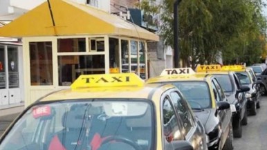 Qué sucedió con la idea de legalizar los taxis truchos y que trabajen con los taxis en Río Gallegos con una App 