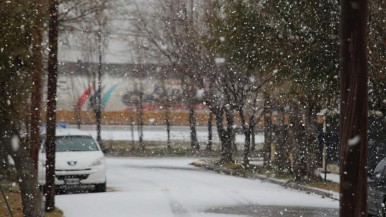 Primera nevada del año en Río Gallegos previo a un lunes frío y con continuidad de precipitaciones