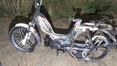 Santa Cruz: se le prendió fuego la moto en plena calle 