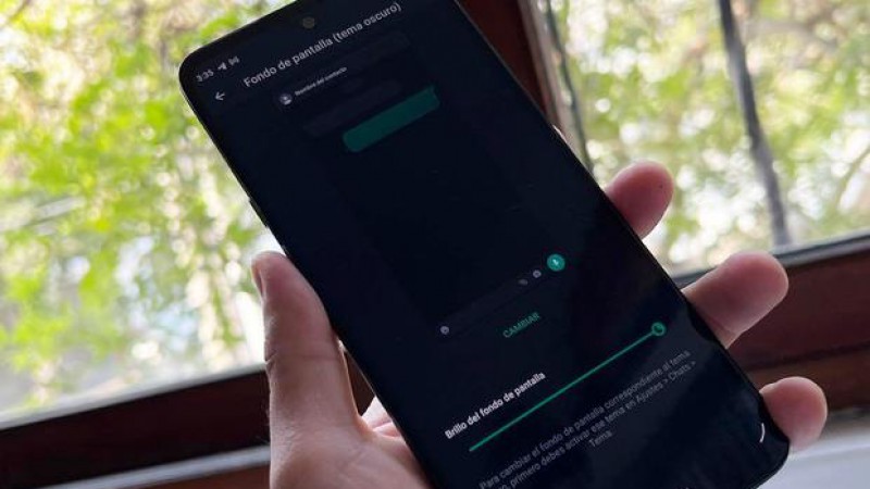 WhatsApp lanz "Modo Super Oscuro": cmo funciona y para qu es