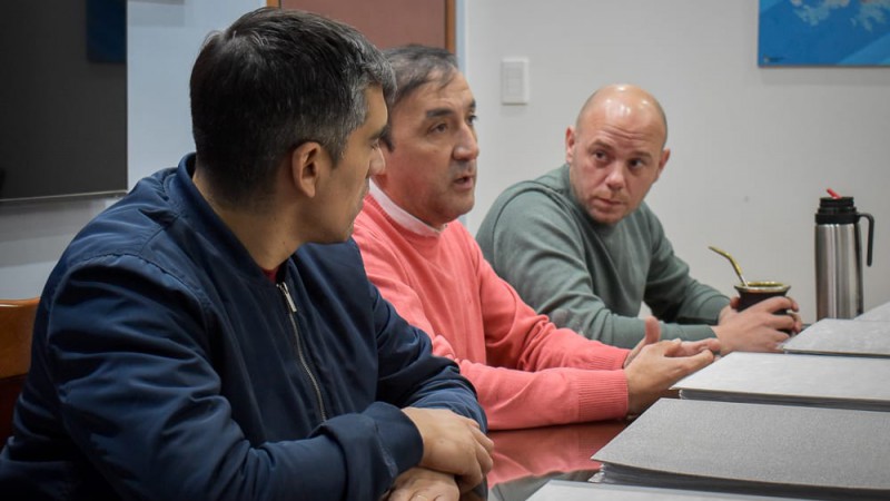 Aravena, Grasso y  Menna durante la reunin de esta tarde. 