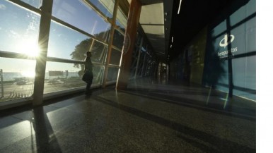 Pocas personas y vuelos cancelados: así se encuentra Aeroparque este jueves