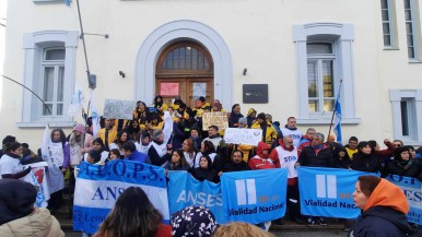 Jornada de paro: los gremios reclamaron en el centro de Río Gallegos