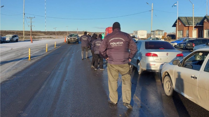 La foto de un "pequeo agente" santacruceo que se hizo viral 