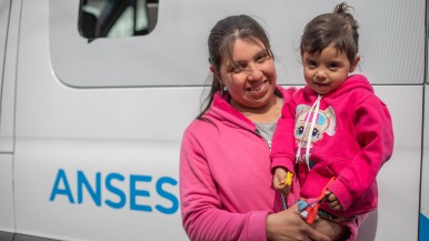 Nuevo bono de ANSES para madres: quienes acceden y cuando se cobra