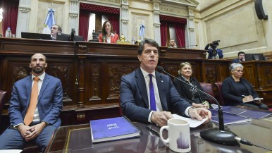 El jefe de gabinete definió como "esquema de esclavitud moderna" a dirigentes piqueteros y de organizaciones sociales