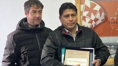 Un intendente anuló la declaración como Huésped de Honor a Pablo Grasso, y en su lugar,  colocó a Claudio Vidal  