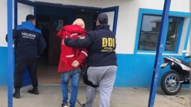 Río Gallegos: allanamiento y dos detenidos por hurto en farmacia " CERCA" 