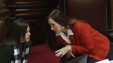 Victoria Villarruel negocia cambios en las privatizaciones de Aerolíneas Argentinas y el Correo con senadores "dialoguistas"