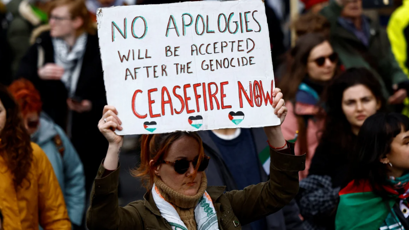 Manifestaciones a favor de Palestina en las calles de Dublin. (Reuters)