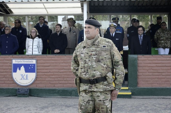 El coronel mayor Gustavo Svori, comandante en Jefe de la XI Brigada Mecanizada,&nbsp;