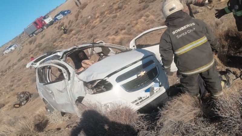 Dos heridos en un vuelco sobre Ruta N3