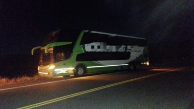 El frío congeló el gasoil de un colectivo y dejó varado a los pasajeros en la ruta