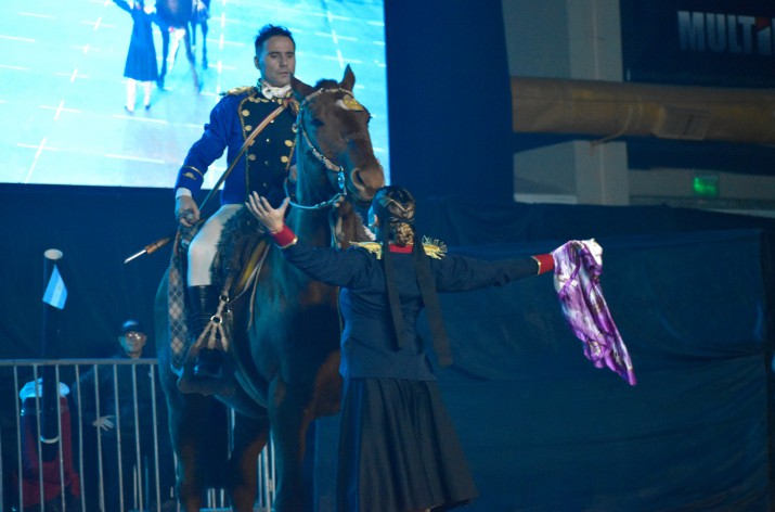 Ro Gallegos  acompa la tradicional Velada Patritica