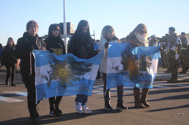 La galera de fotos del acto por el 25 de Mayo