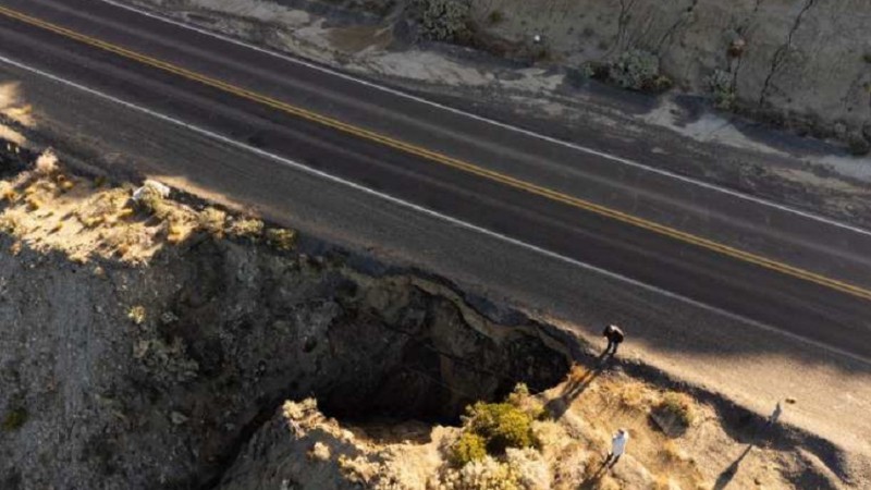 Peligroso socavn formado en la Ruta 3