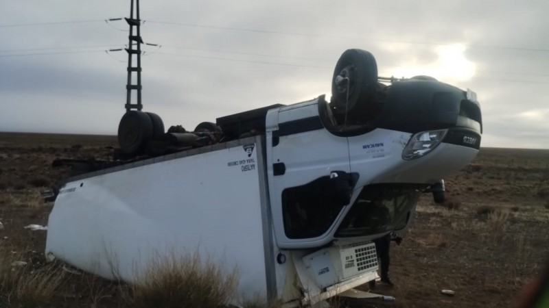 Rutas: por la escarcha volc un camin cerca de Jaramillo