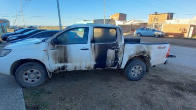 Santa Cruz: le prendieron fuego la camioneta a un minero y sospecha que se debe a cuestiones sindicales  