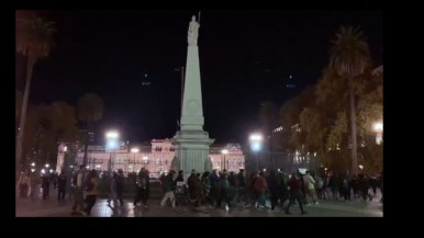 Nora partió un jueves, dia de ronda en la Plaza de Mayo 