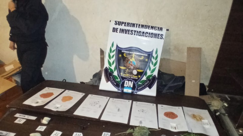 En el allanamiento encontraron cocana y marihuana. 