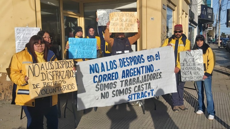 Trabajadores del Correo Argentino juntan firmas en Ro Gallegos contra la privatizacin 