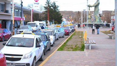 Nuevo aumento en la tarifa de los taxis en Caleta Olivia: en cuánto quedaron los valores de la bajada de bandera