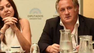 Pettovello junto a De La Torre. La Justicia pide información. 