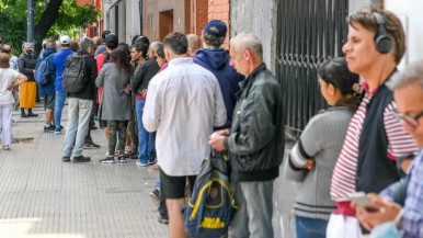 Según un informe, cayó el empleo registrado: se perdieron 120.000 puestos de trabajo que afectó a dos rubros