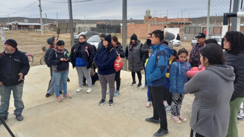 "Si no tenemos respuesta entre hoy o maana el lunes vamos a tomar el cargadero", advirtieron los vecinos