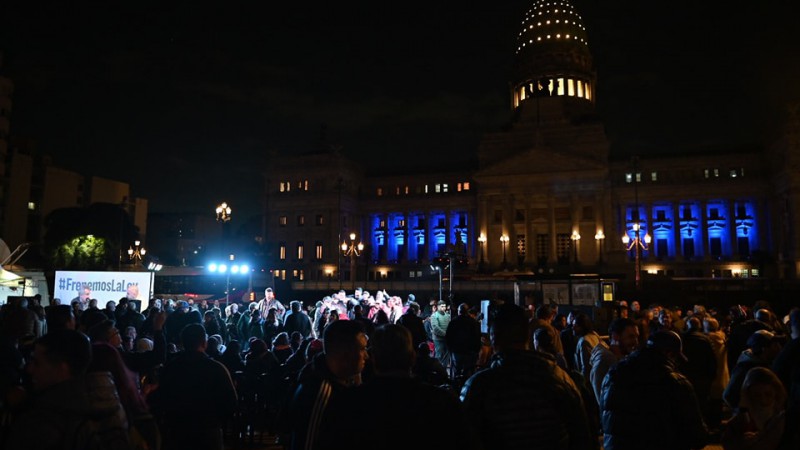 Congreso: hay vigilia por el tratamiento de la Ley Bases con un fuerte operativo de seguridad 