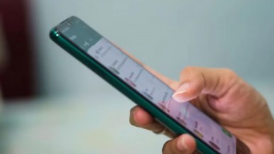 Una niña de 13 años administraba un grupo de WhatsApp que compartía pornografía y zoofilia