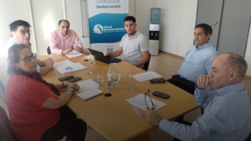 Los vocales por los activos y pasivos, Hugo Jerez y Beatriz Constantino, participaron de la octava reunin de Directorio de la Caja de Servicios Sociales.(Foto archivo)

