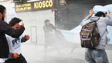 La Policía reprimió con gases a los manifestantes 