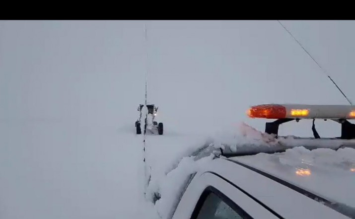 Santa Cruz: las increbles imgenes de una ruta completamente cubierta por la nieve, cuyo trnsito est restringido 