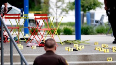 Terror en un parque acuático de Detroit: un hombre baleó a nueve personas y se suicidó