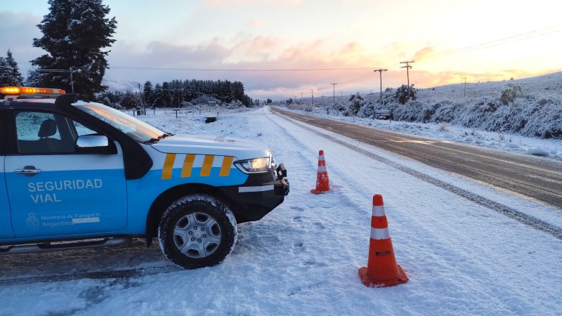 Brindaron recomendaciones para circular en las rutas con nieve o hielo 