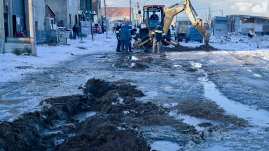 Municipio efectuó despeje de nieve en calzada y colaboró con SPSE ante pérdida de agua 