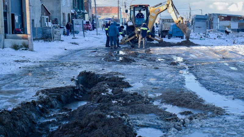 La Secretara de Construccin y Ordenamiento Territorial de la Municipalidad llev a cabo una intensa labor de despeje de nieve en calles y avenidas.