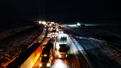 Gran cantidad de vehículos circuló en caravana 