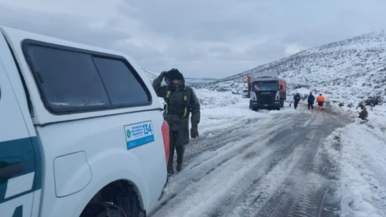 Rescataron a más de 100 personas varadas en la ruta 3