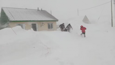 La Patagonia complicada por la nieve y en Santa Cruz se confirmó una muerte por hipotermia