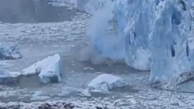 Vídeo: el glaciar Perito Moreno era tendencia en X por el desprendimiento que capturó un turista 