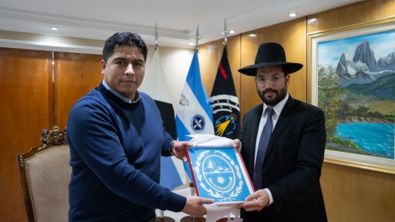 Claudio Vidal junto al Gran Rabino de la AMIA, Eliahu Hamra. Foto: Gobierno de Santa Cruz. 