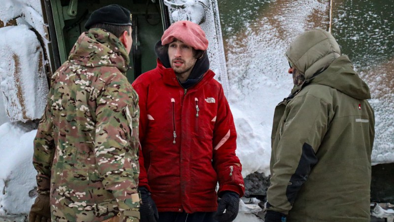 Ejrcito sigue asistiendo a pobladores rurales en medio de la nieve en Santa Cruz 