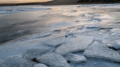 El frio congeló el mar en Tierra del Fuego 