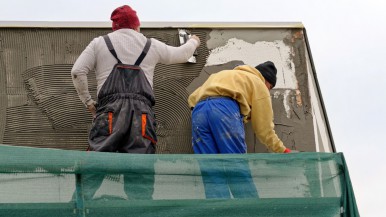 Un Gobierno reduce la jornada laboral: de cuánto será la multa para quienes incumplan 