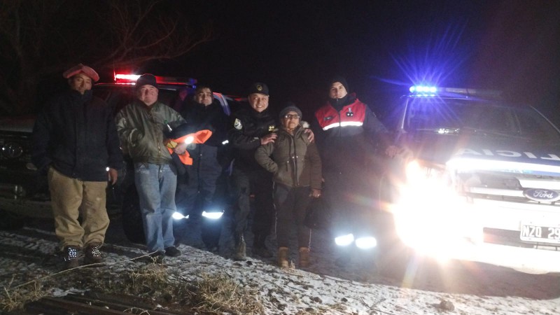 Rescataron a tres personas en una estancia. 