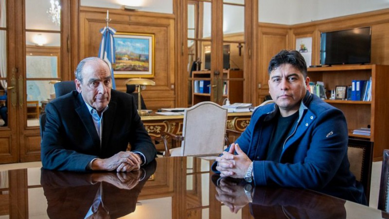 El ministro Francos junto al gobernador de Santa Cruz.